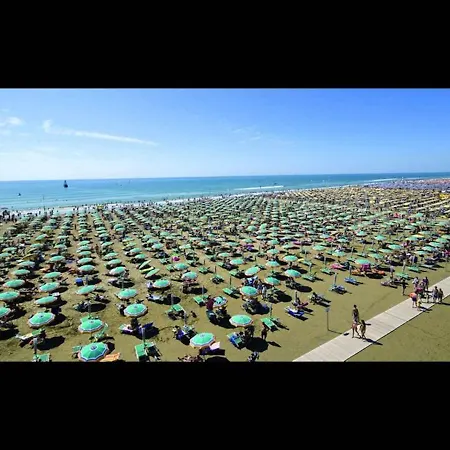 Flat 200 Meters From The - By Beahost Апартаменты *